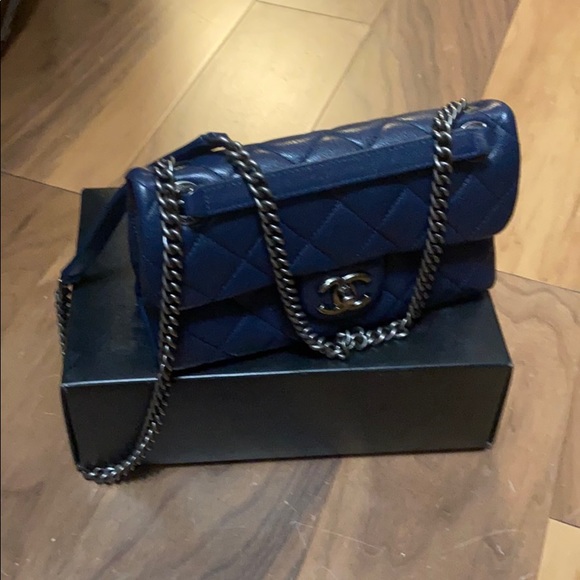 Chanel flap bag - Picture 2 of 11